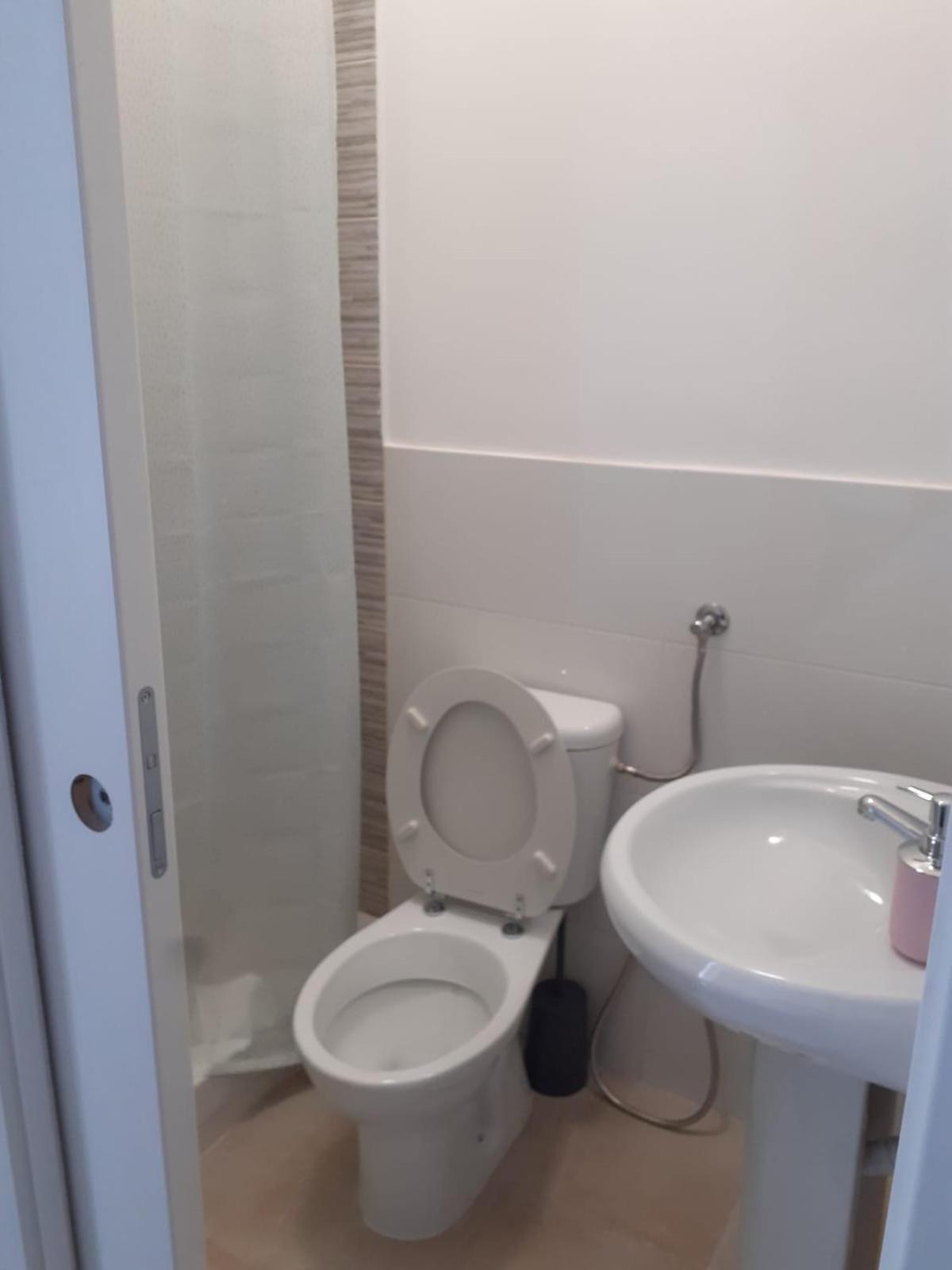 Raynova Hotel Rom Værelse billede